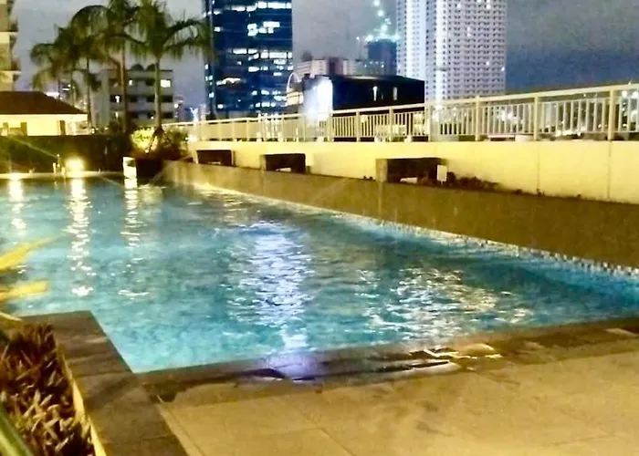 Luxe Staycation-2br With Balcony And View Near Moa, World Trade Center, Picc At Coast Residences *