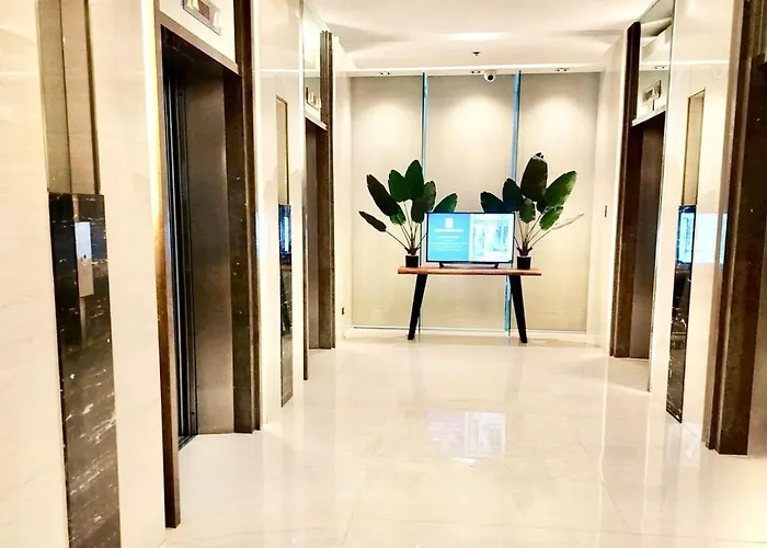 Apartment Luxe Staycation-2br With Balcony And View Near Moa, World Trade Center, Picc At Coast Residences
