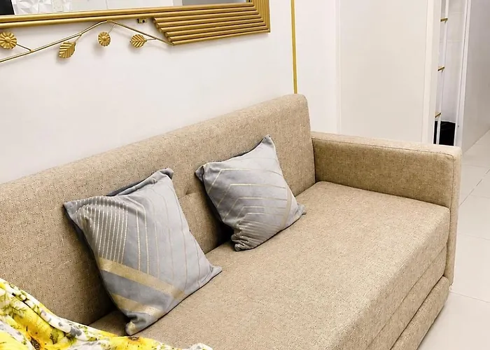 Luxe Staycation-2br With Balcony And View Near Moa, World Trade Center, Picc At Coast Residences