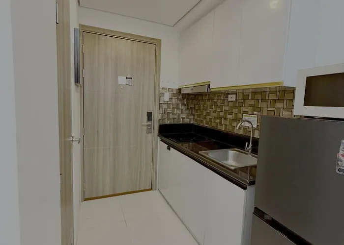 Luxe Staycation-2br With Balcony And View Near Moa, World Trade Center, Picc At Coast Residences *